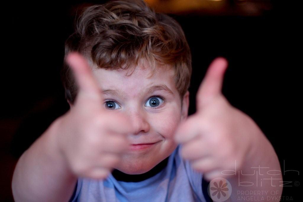 Thumbs up! Thumbs up!