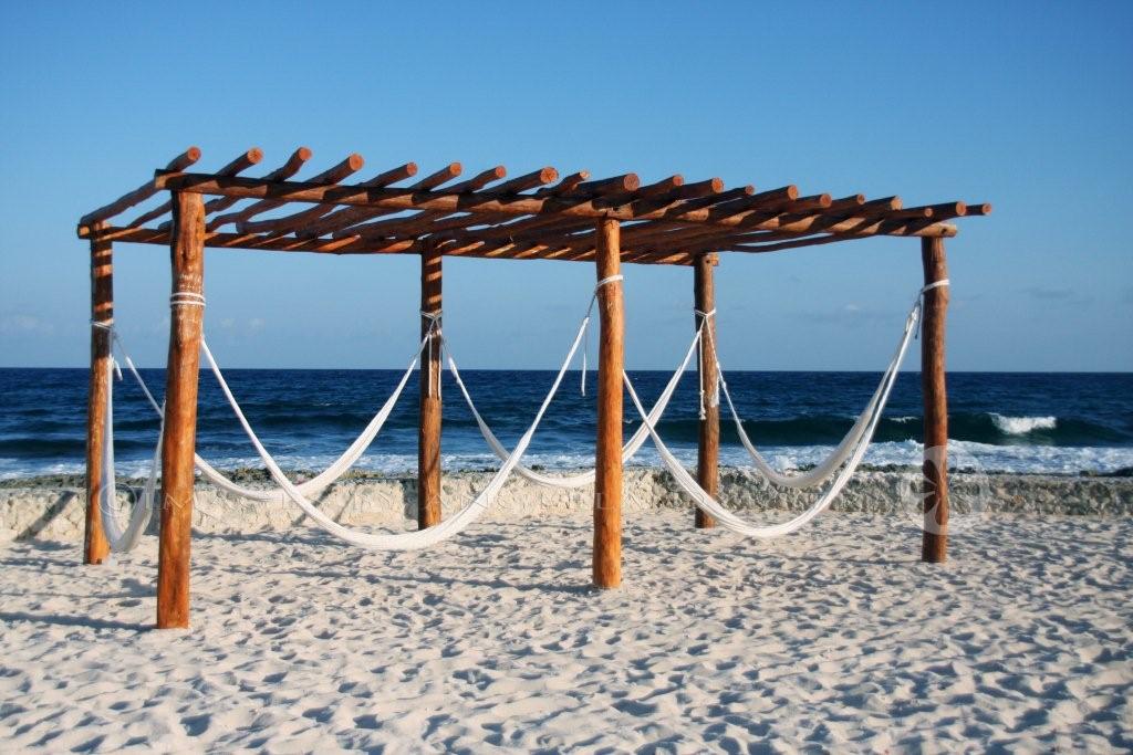 The hammocks. Again.